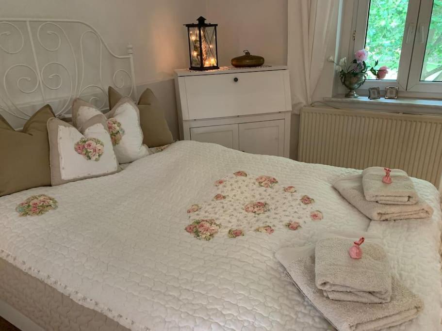 100 Qm Ferienwohnung Am Heiligen Brunnen เควดลินบวร์ก ภายนอก รูปภาพ