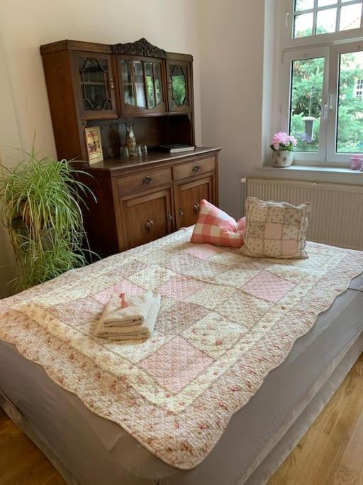 100 Qm Ferienwohnung Am Heiligen Brunnen เควดลินบวร์ก ภายนอก รูปภาพ